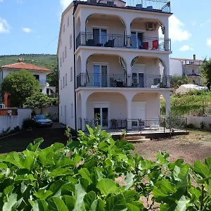 Mojca , Selce Kroatien